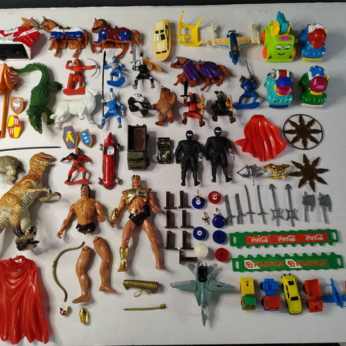 Vintage toys used, assorted lot with various pieces