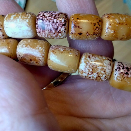 Decorative komboloi with synthetic resin and multicolor worry beads like new