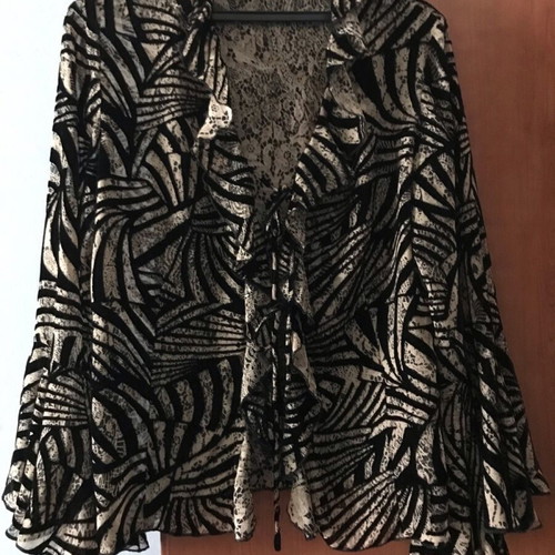 Vintage lace shirt with ruffles and two ties, like new