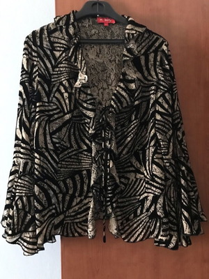 Vintage lace shirt with ruffles and two ties, like new