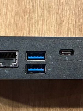 Dell WD19S 130W USB-C Docking Station like new with Dell 180W charger