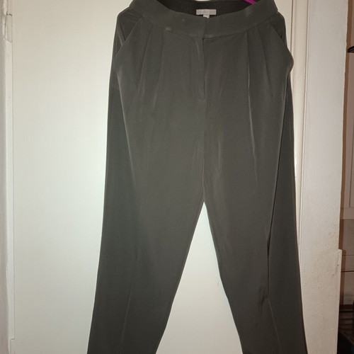 H&M women's pants like new, dark olive, size medium