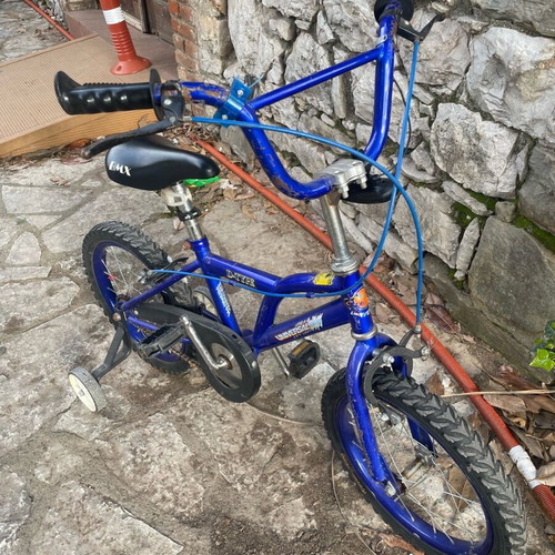 Children's bicycle used, blue, slightly scratched