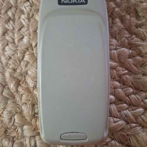 Nokia 3330 used without battery and charger