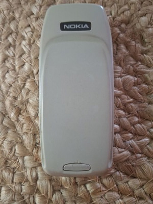 Nokia 3330 used without battery and charger