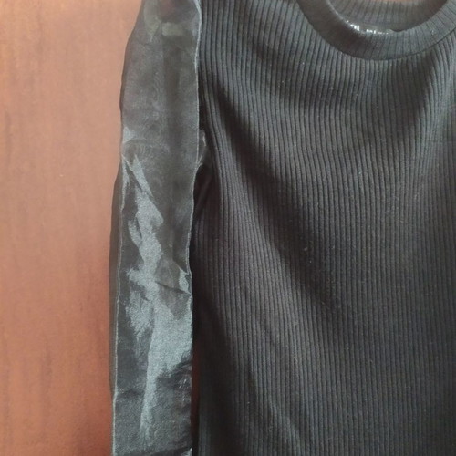 Zara rib blouse with organza sleeves used, black, size S