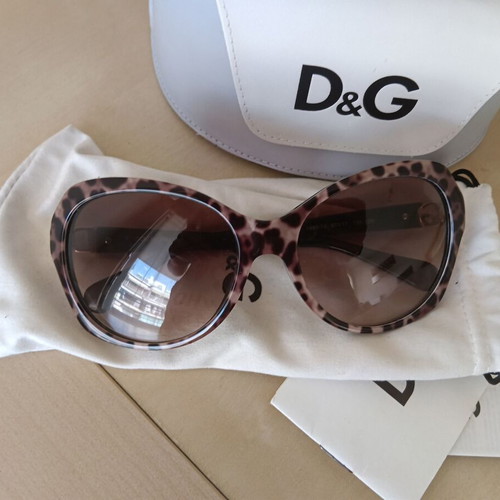 D&G sunglasses with brown leopard print frame