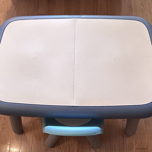 Smoby children's table with blue chair