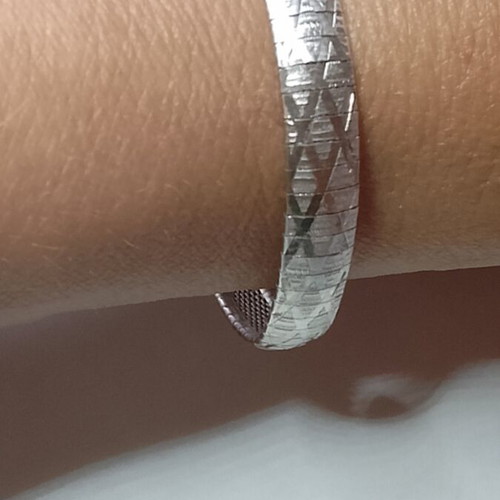 Italian 925 Silver Bracelet like new, 18 cm, embossed snake skin design