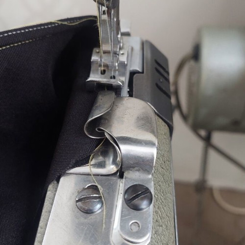 Double-needle shirt sewing machine used, very good condition after service
