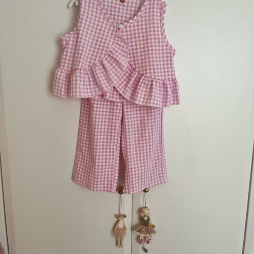 Pink checked set for girls 3-4 years like new