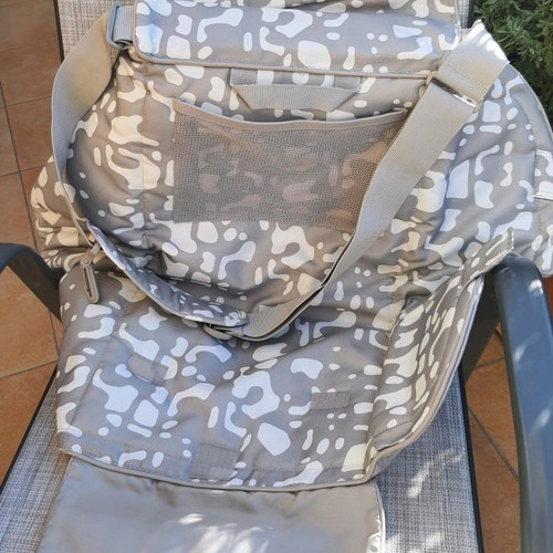 Diaper bag new, convenient for outings