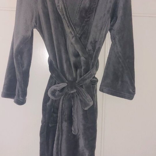 Kaffe grey robe like new with belt and pockets