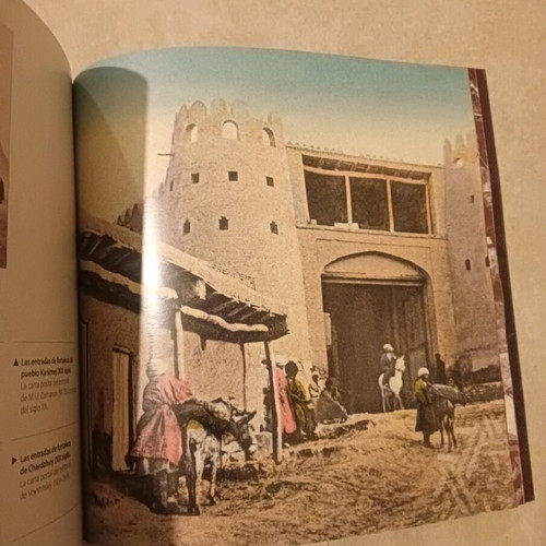 Foreign language book new with images