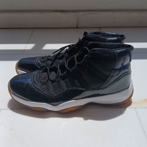 Space Jam 11 Style Basketball Shoes like new