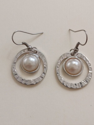 Hammered hoop earrings with white pearl, new, steel