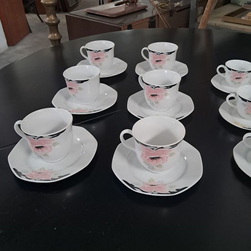 Coffee cup set like new, 12 pieces