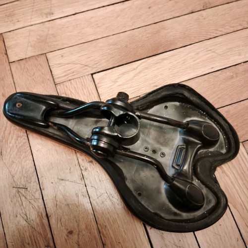 Bicycle saddles used and new, narrow Ideal and wide