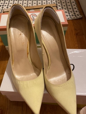 Silia D yellow lemon pumps used, size 39