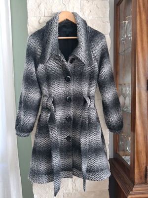 Attrattivo Medium coat like new, black and white