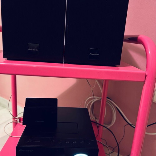 Pioneer Micro HiFi with CD and Bluetooth like new