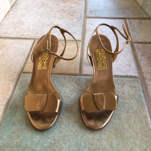 Salvatore Ferragamo pumps slightly used, size 37