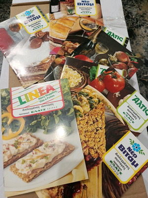 Small cooking booklets like new, pack of 9, selected recipes