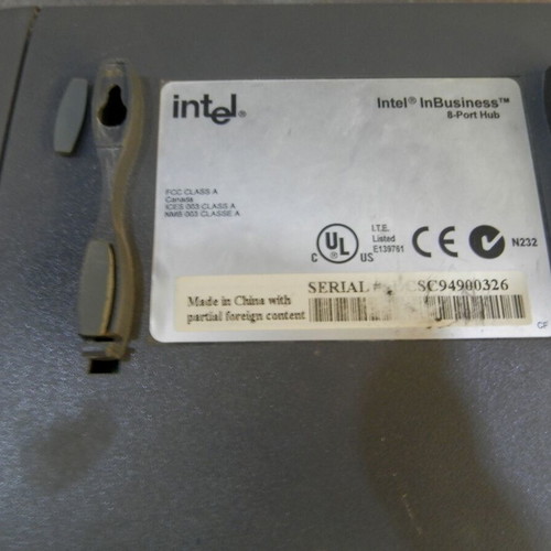Intel In Business Hub 8 Port RJ-45 & 1 Port BNC used, vintage for retro PC
