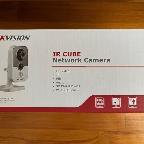 Hikvision surveillance camera like new DS-2CD2410F-IW 1MP