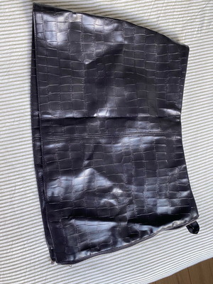 H&M skirt new, size M