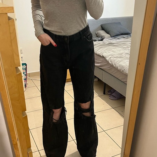 Bershka wide leg jeans size M 38 black high waist like new with rips