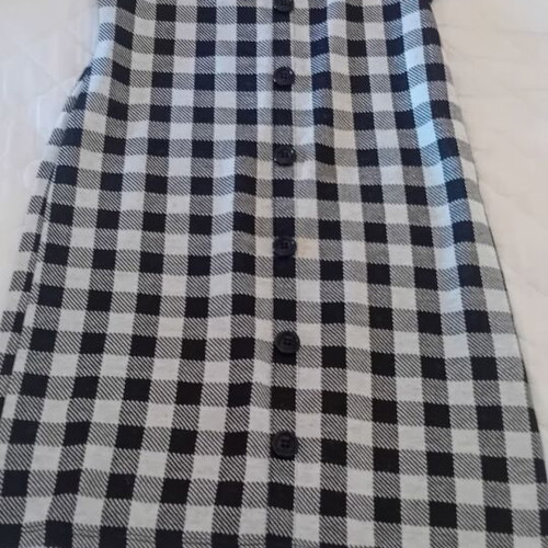 Checked mini dress like new, black and white with buttons, size M