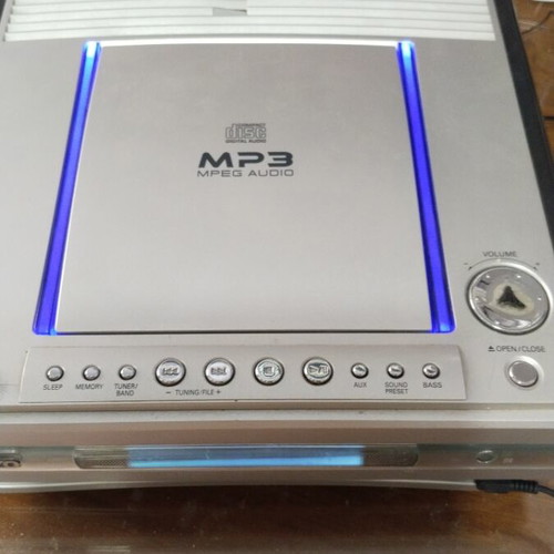 SANYO radio amplifier 2x40 watts, CD, auxiliary input