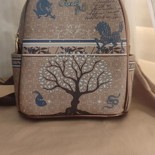 Axel Girl Miranda Backpack like new, beige and brown, small size