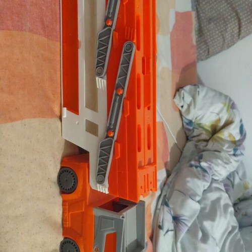Hot Wheels Truck like new for over 20 cars