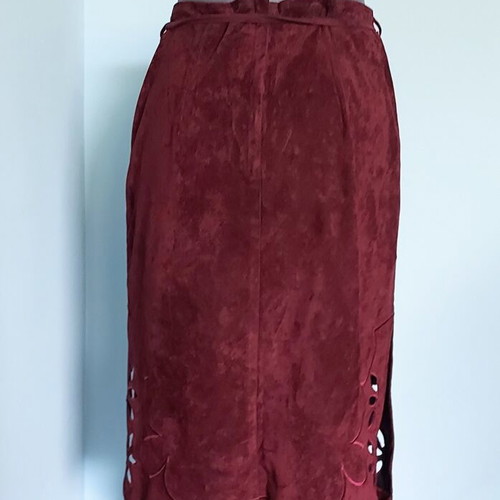 Adilisik velvet skirt with embroidery and slits like new, sizes L/XL