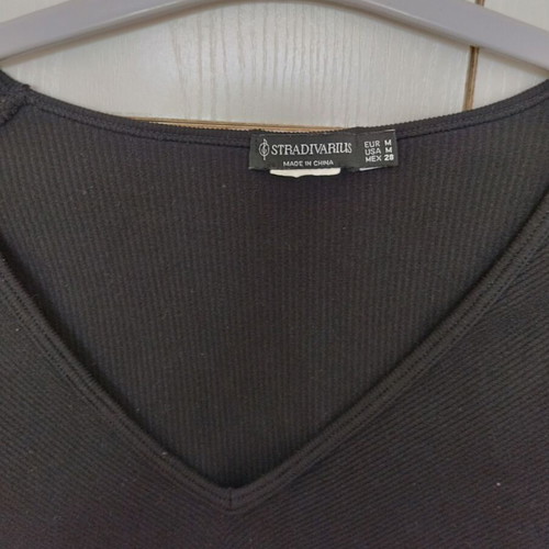 Stradivarius black blouse used, long sleeve, rib knit, crop, small medium