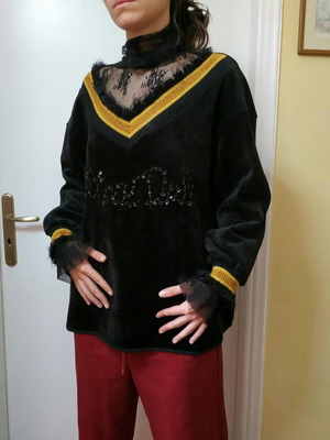 Black velvet long-sleeve top M-L like new with embroidered inscription and lace