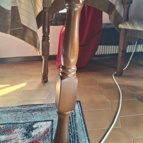 Living room table like new, solid wood
