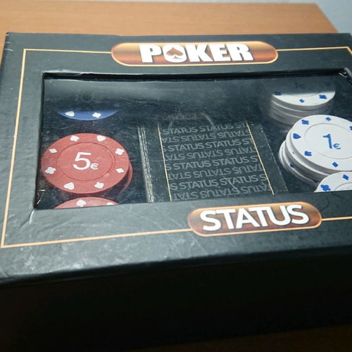 Poker set used with 72 chips and 1 deck