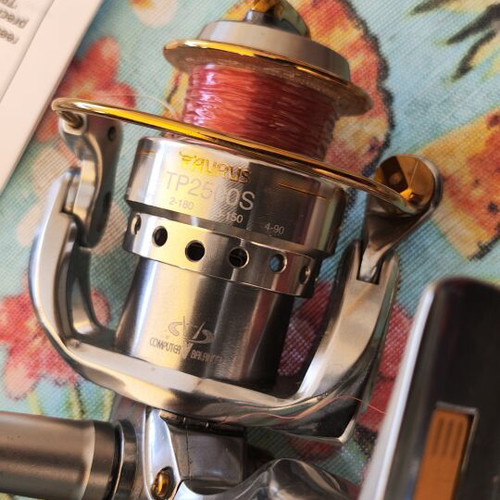 TICA Taurus TP2500S fishing reel like new with extra spool and case