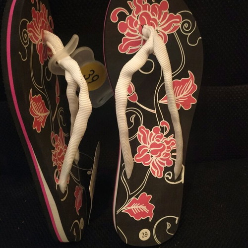 Women's floral flip-flops size 39 Happy Holidays
