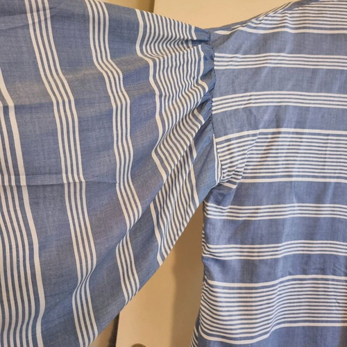Baya women's top like new, size M, white and blue