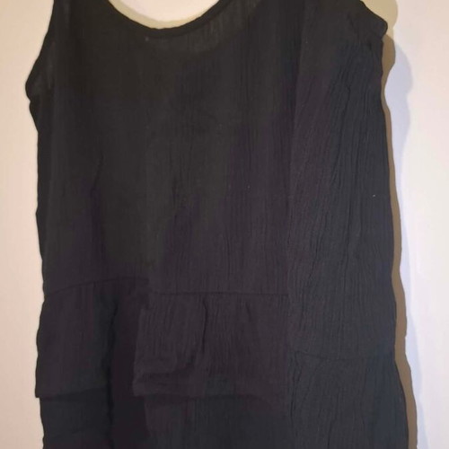 Benetton black t-shirt new, size XS