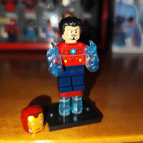 Iron Man Christmas Sweater Minifigure like new