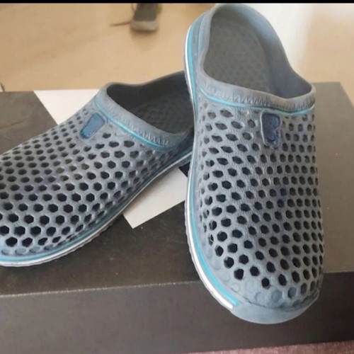 Flip-flops size 34 used, blue color