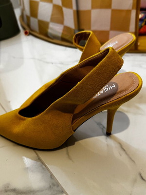 Migato yellow sling back heels like new, size 37
