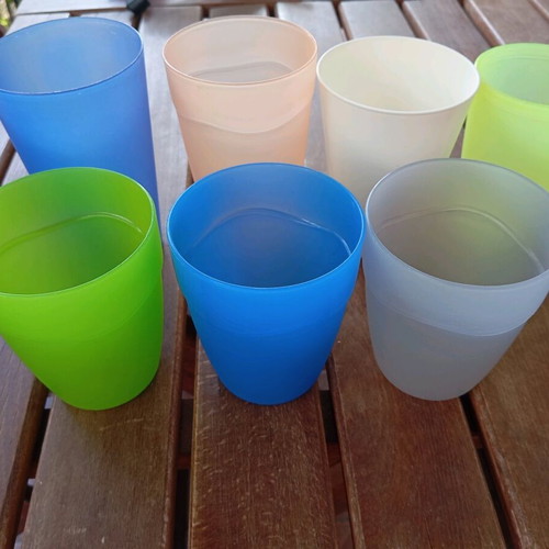 Plastic cups excellent condition