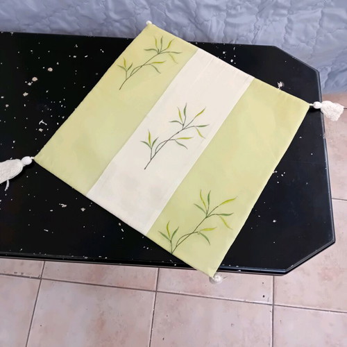 Set of 4 pillowcases new, green-cream with Clara decor