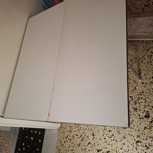 Πτυσσόμενο τραπέζι μεταχειρισμένο με 2 συρτάρια, χωράει 8 άτομα